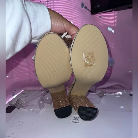 Gorgeous champagne heels - Picture 3 of 5